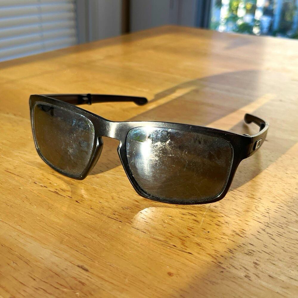 Oakley Holbrook OO9102-56 Men’s Polarized Sunglasses Black Frame Gray Lens
